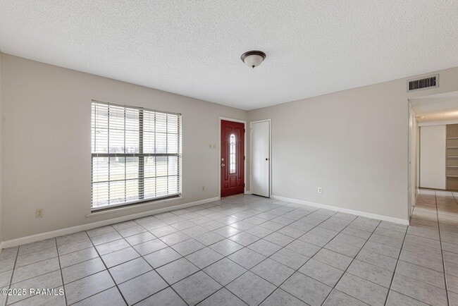 Building Photo - 201 Calypso Ln