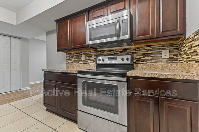 Building Photo - 5809 Layton St