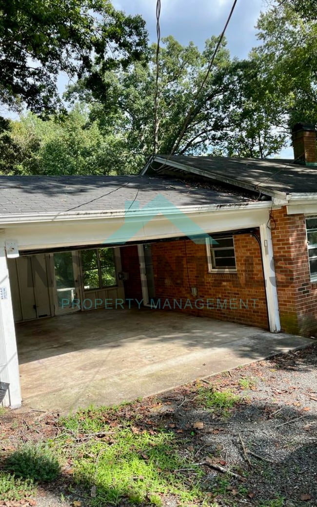 Building Photo - 3818 Edgewood Terrace Rd