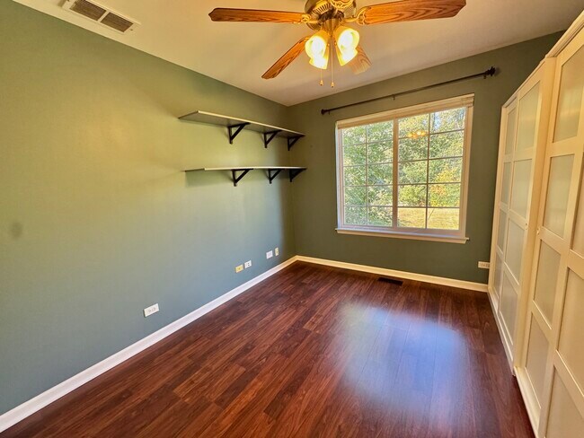 Building Photo - 58 W Briarwood Dr