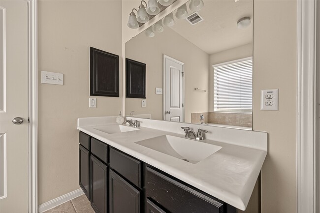 Building Photo - 24906 Clover Ranch Dr