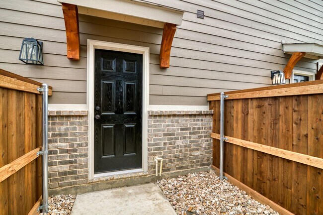 Building Photo - 609 Harvest Moon Dr