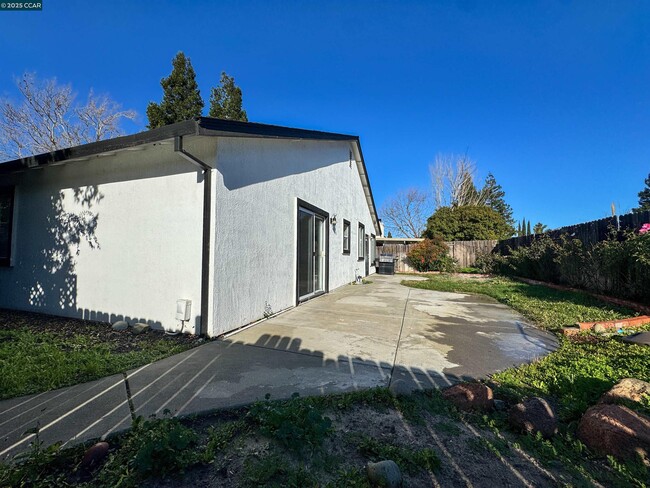 Building Photo - 1013 Cinnabar Way