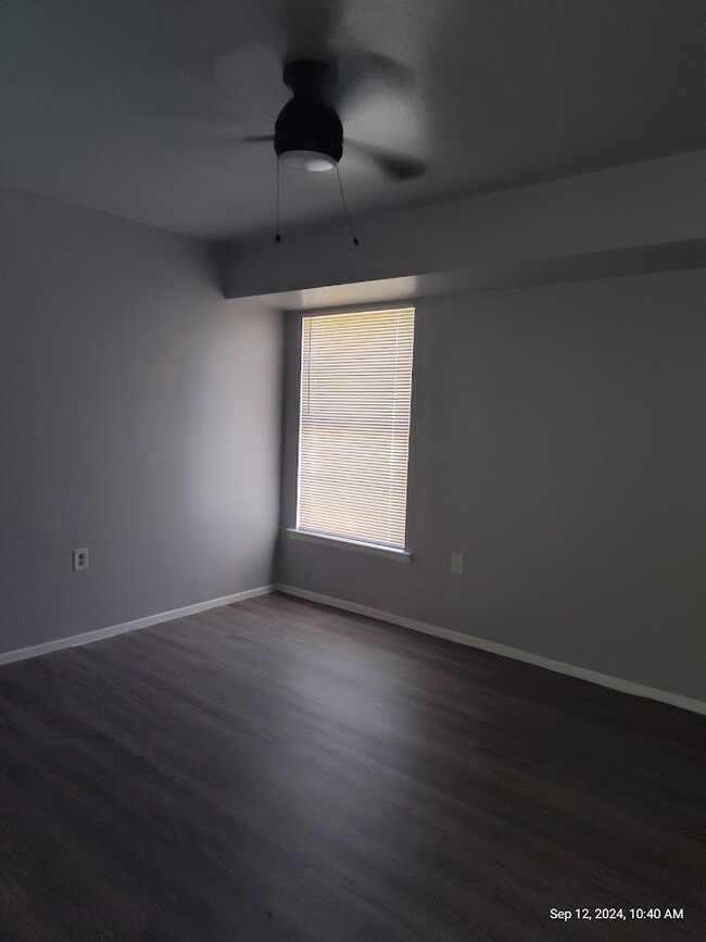 Building Photo - 7404 Hanzi Dr