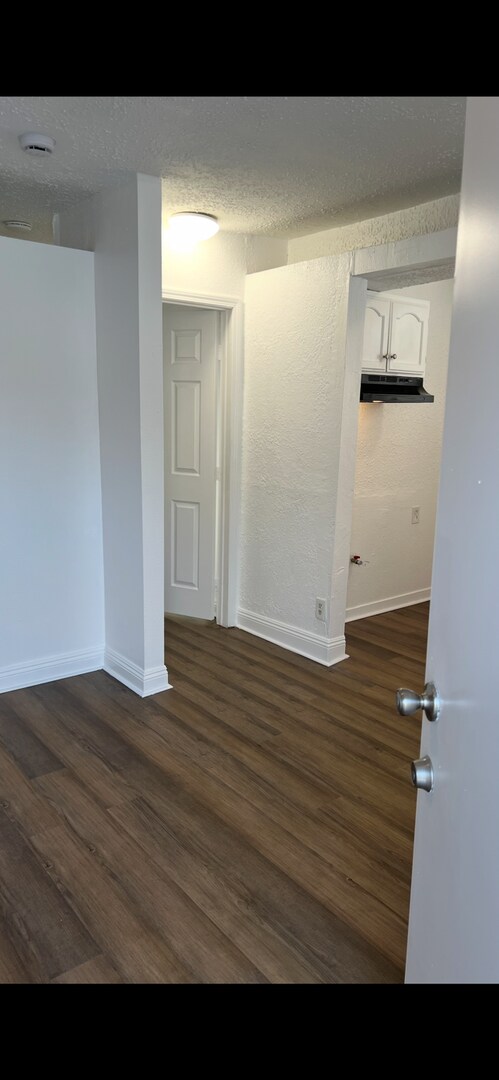 Building Photo - 3958 Normandie Ave