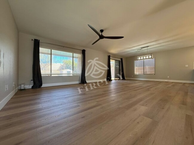 Building Photo - 6100 W Audrey Ln