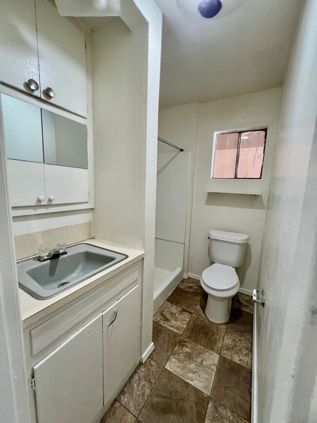 Building Photo - Water paid!