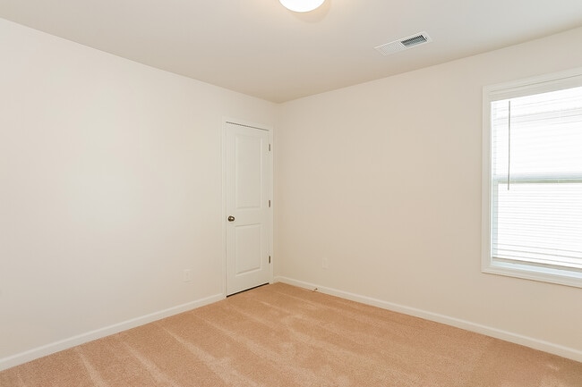 Building Photo - 846 Delta Ln