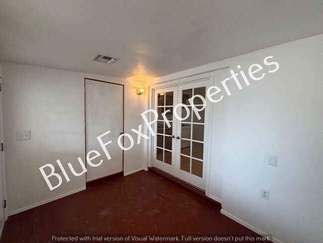 Building Photo - 1228 E Kentucky St