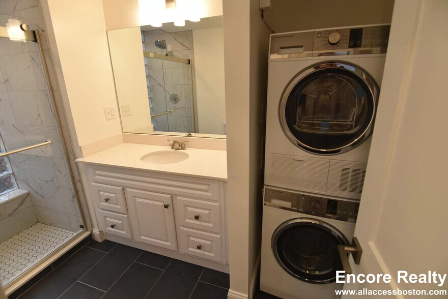 Building Photo - 121 Jersey St