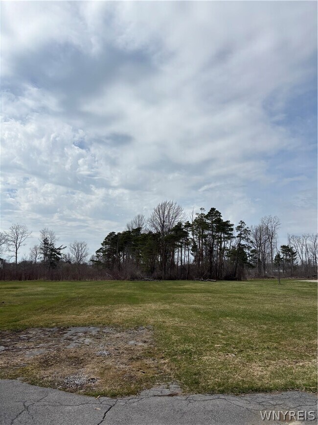 Building Photo - 190 Ayer Rd