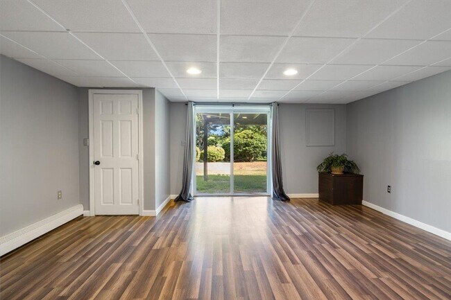 Building Photo - 5 Aspen Ln