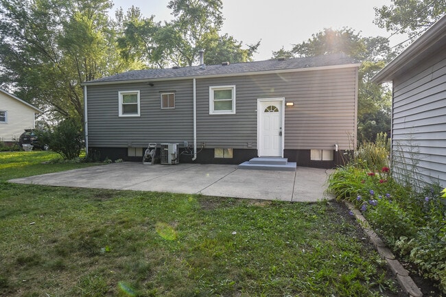 Building Photo - 2939 N Butrick St