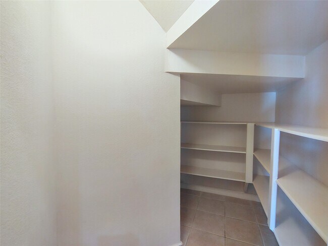 Building Photo - 5606 Grandwood Ln