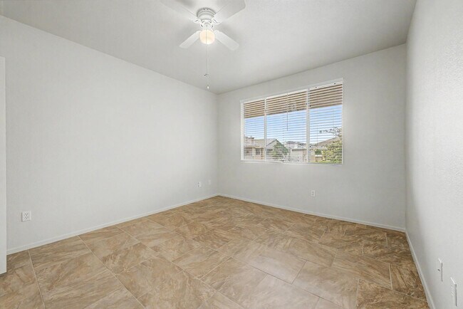 Building Photo - 16013 S Desert Foothills Pkwy