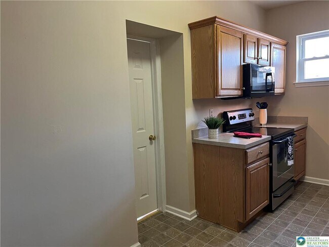 Building Photo - 113 N West St