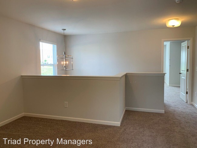 Building Photo - 3 br, 2.5 bath House - 106 Aden Place