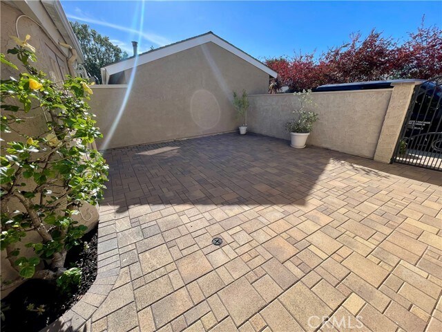 Building Photo - 28082 Palmetto Ct