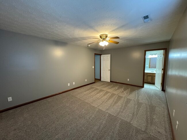 Building Photo - 5357 Midway Dr