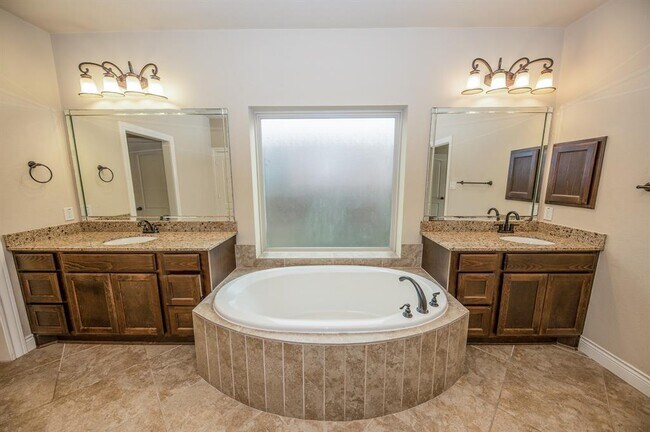 Building Photo - 27811 Bradford Ridge Dr