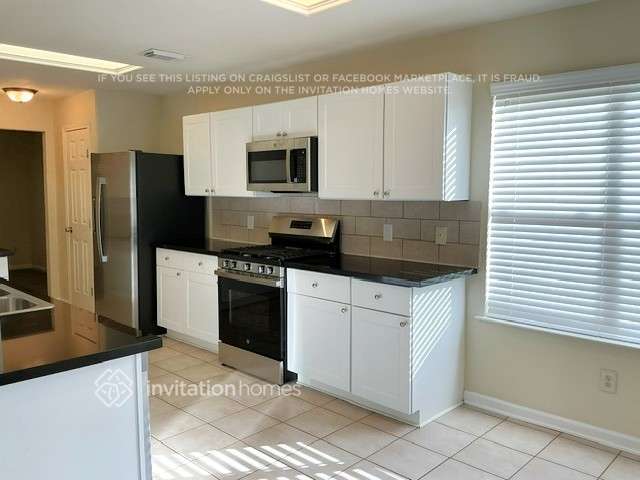 Building Photo - 2883 Diamond Bay Dr