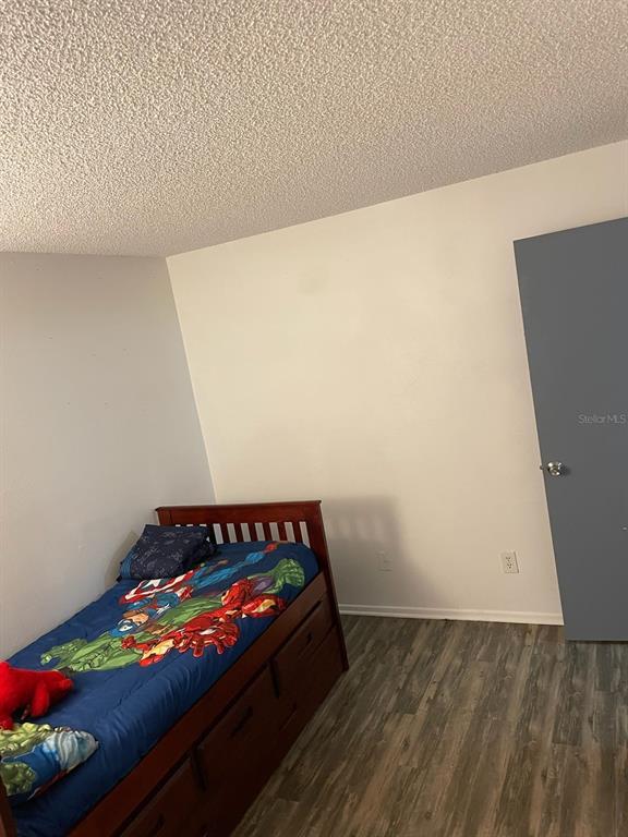 Building Photo - 571 Midway Track