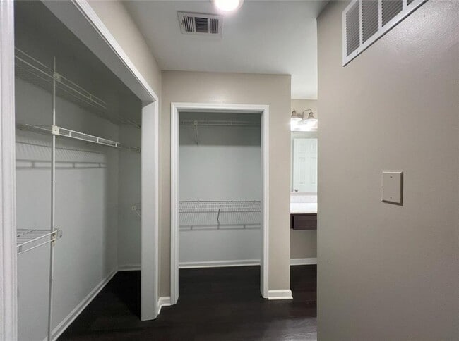 Building Photo - 3312 Pine Heights Dr NE