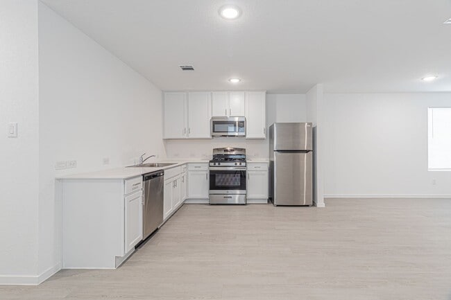 Building Photo - BRAND NEW 4 BD/2 BA Home Located off 211/Potranco RD! Available NOW!