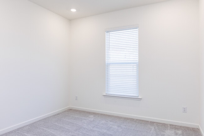 Building Photo - 2710 Turner Pines Dr