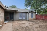 Building Photo - 11912 Sunhillow Bend