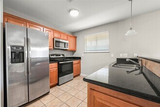 Building Photo - 1520 Sherwood Forest St