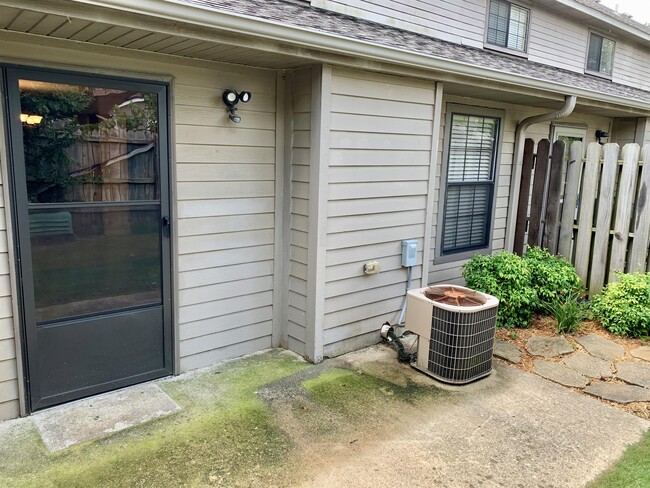 Building Photo - 3510 W Chevaux Dr