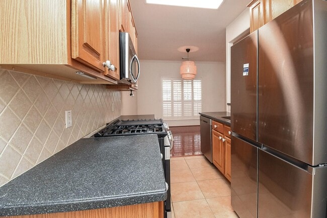 Building Photo - 13646 Garden Grove Ct