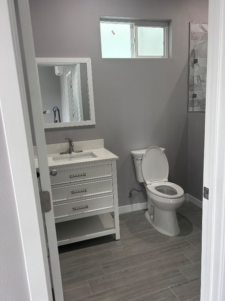 Building Photo - 699 Dennis Ave