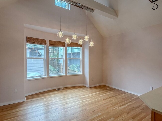 Building Photo - Contemporary 3bd/2.5bth Magnolia Townhome, $4,250/mo.