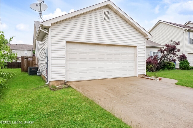 Building Photo - 6617 Timberbend Dr