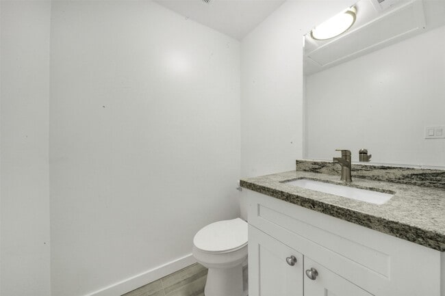 Building Photo - 129 E 31st 1/2 St