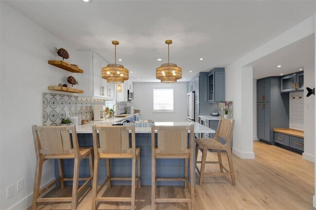 Building Photo - 4360 Chatham Dr