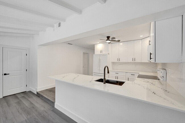 Building Photo - 1738 NE 52nd St