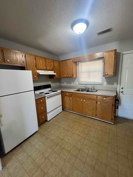 Building Photo - 317 Caswell St