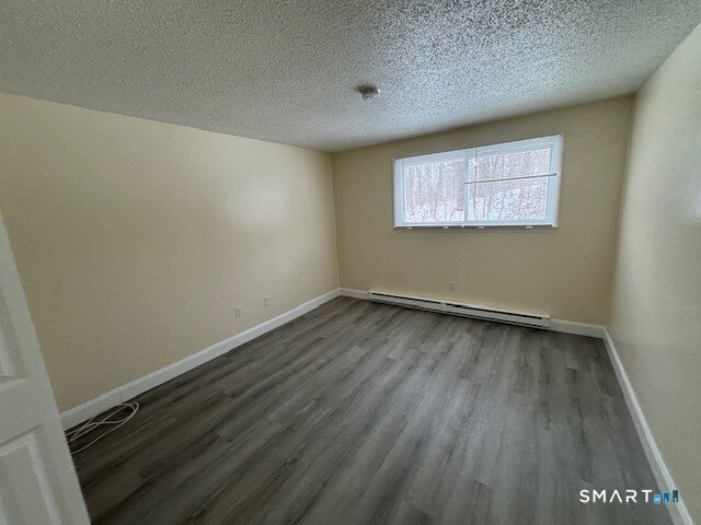 Building Photo - 15 -2 Kent Ct