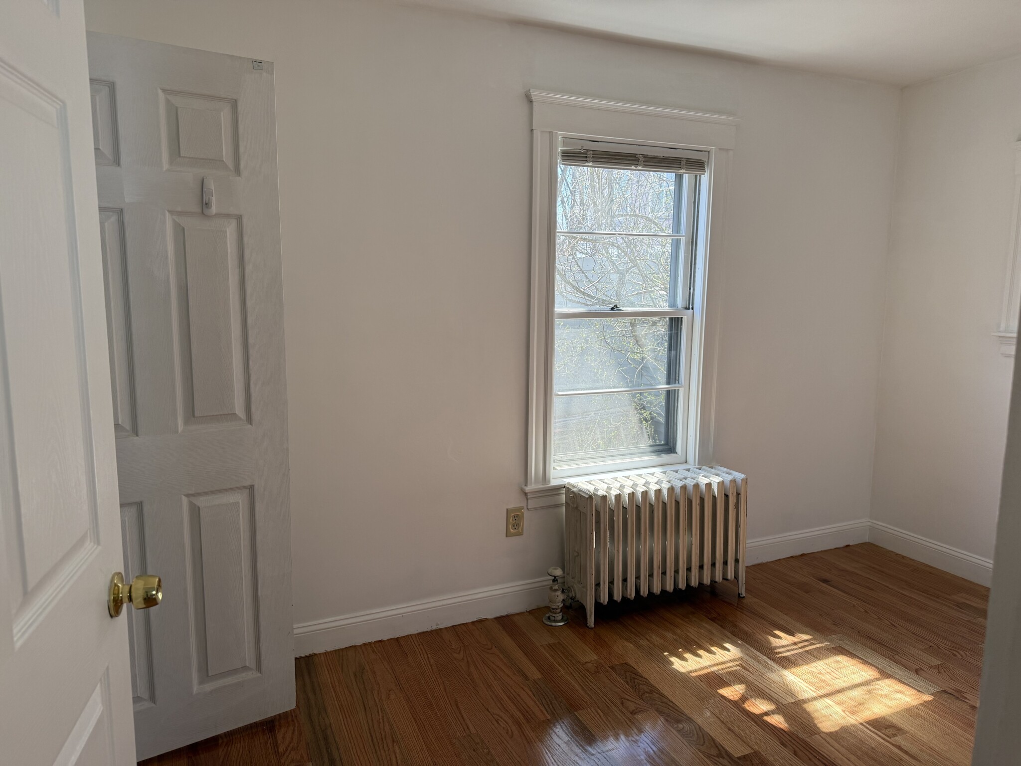 Building Photo - 65 Bacon St