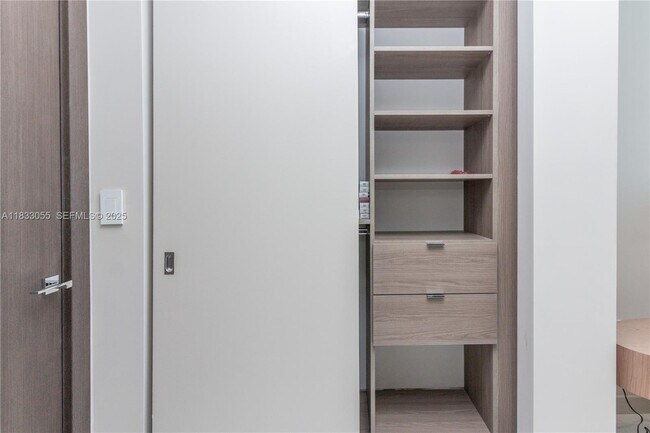 Building Photo - 851 NE 1st Ave