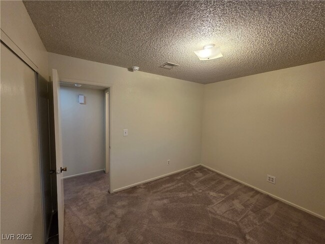 Building Photo - 321 S Bent Creek Dr