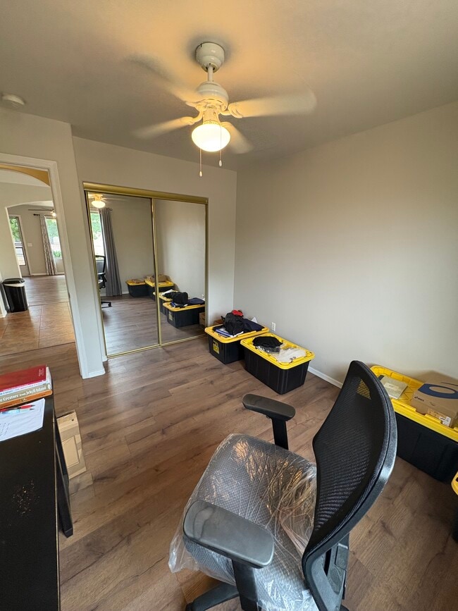 Building Photo - 4565 N Carla Vista Dr