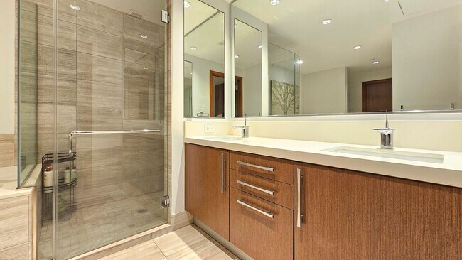 Building Photo - Rarely Available 2BR+Den at ONE Ala Moana | Amazing Views & Resort Amenities