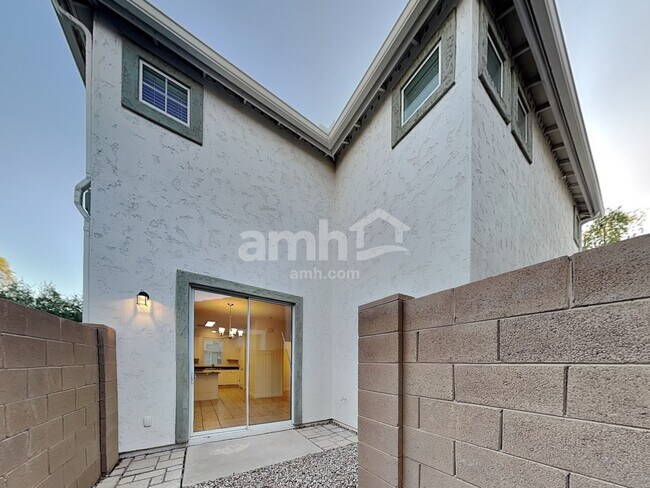 Building Photo - 10124 E Isleta Ave