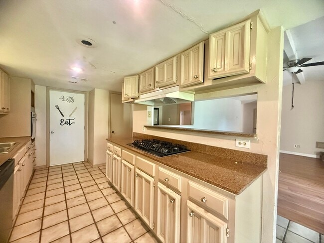 Building Photo - 3602 Brier Gardens Dr