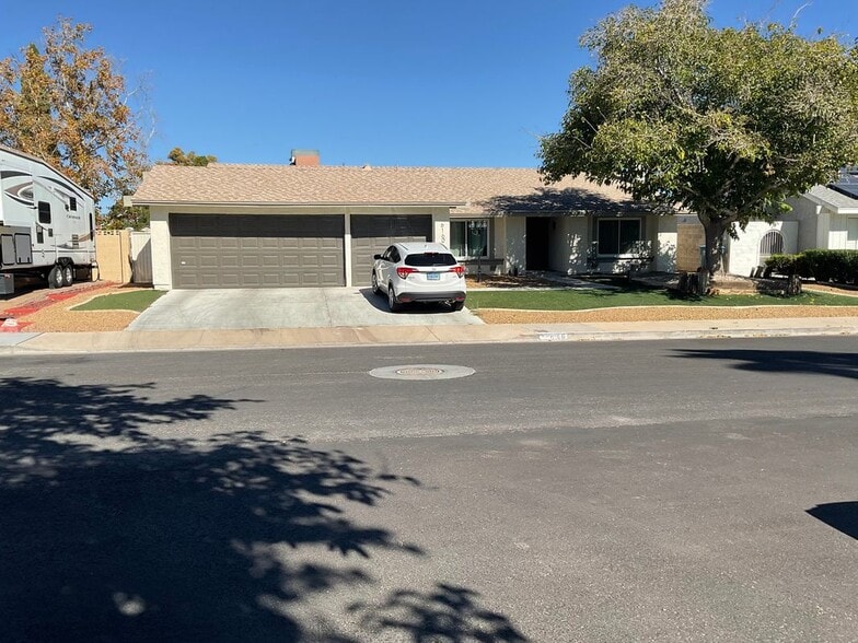 Building Photo - 6160 W Katella Ave