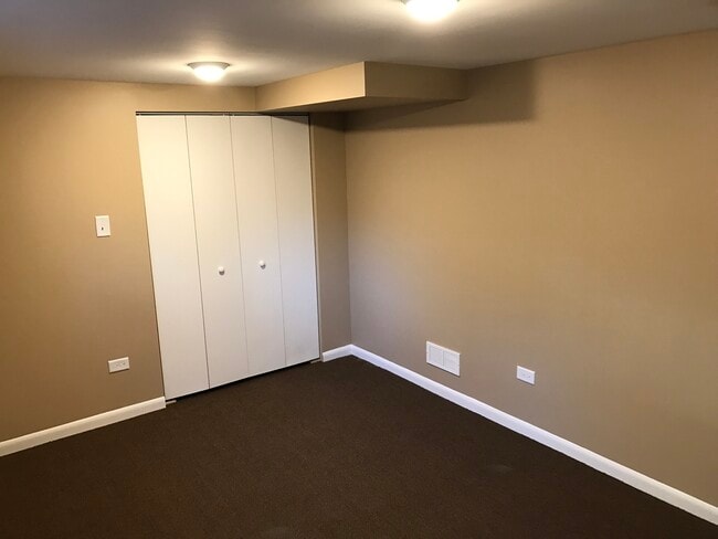 Building Photo - 116 N Adams St